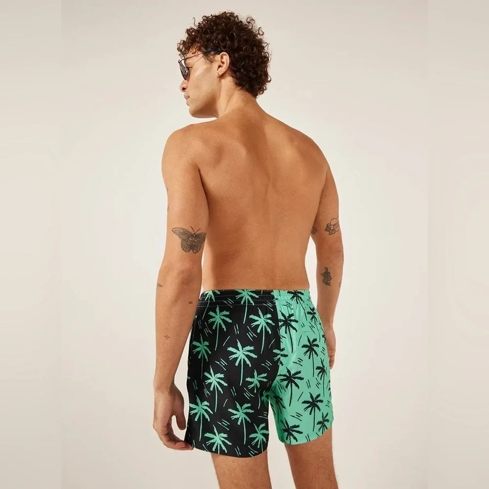 Chubbies Classic Swim Trunks in The Throne of Thighs. 5.5 inch inseam. NWT!